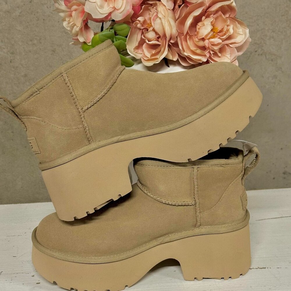 NWT UGG Classic Ultra Mini Heights Boots - Size 8